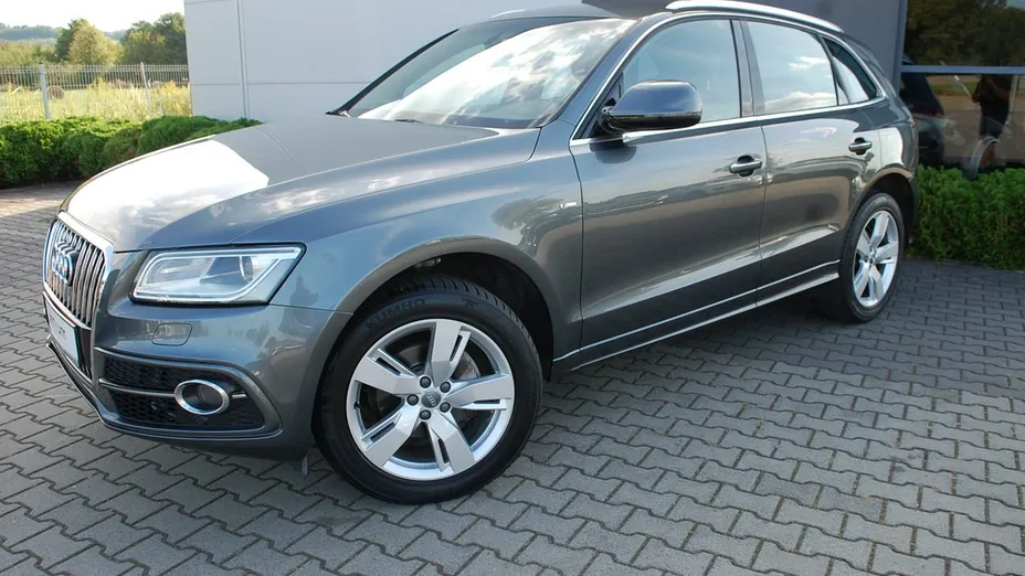 AUDI Q5 -