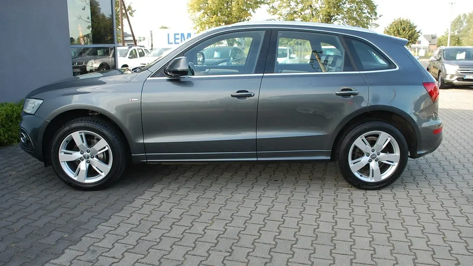 AUDI Q5 -