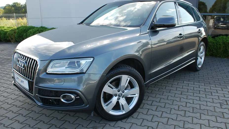 AUDI Q5 -