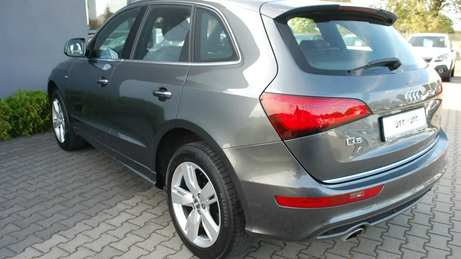 AUDI Q5 -