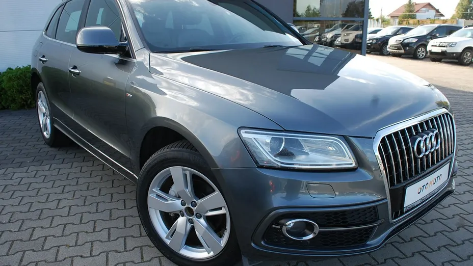AUDI Q5 -