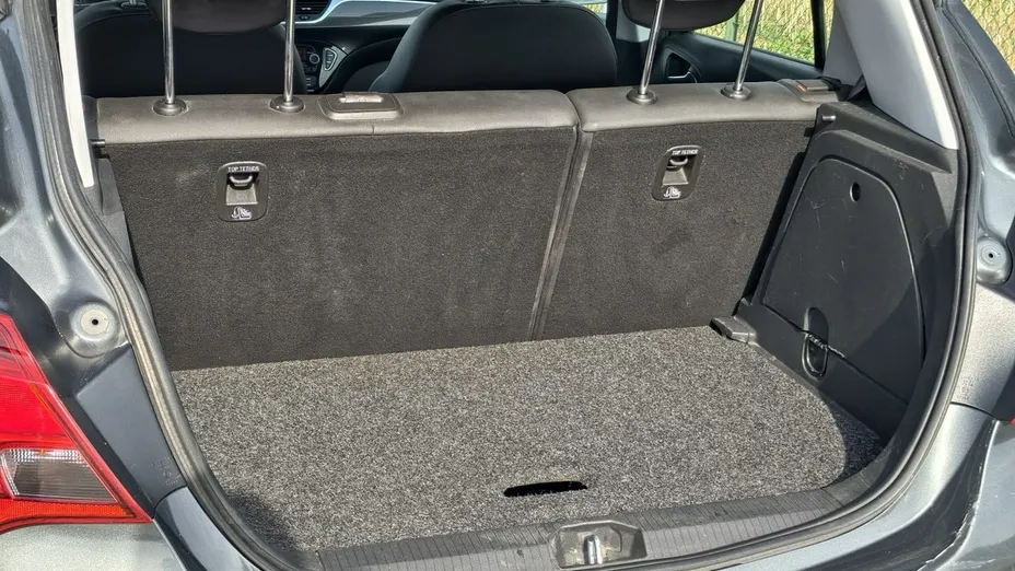 OPEL Corsa -
