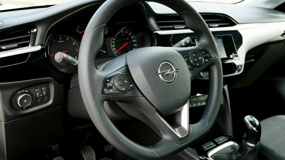 OPEL Corsa -