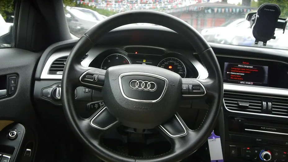 AUDI A4 -