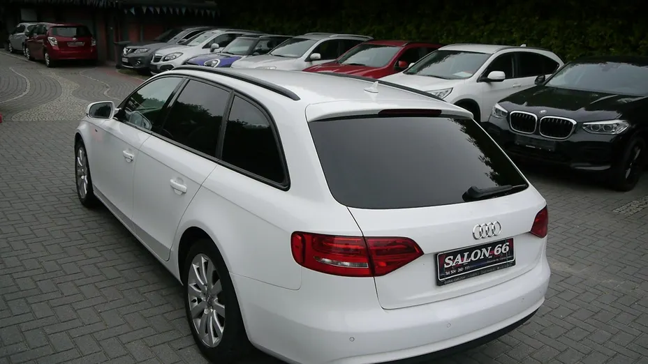 AUDI A4 -