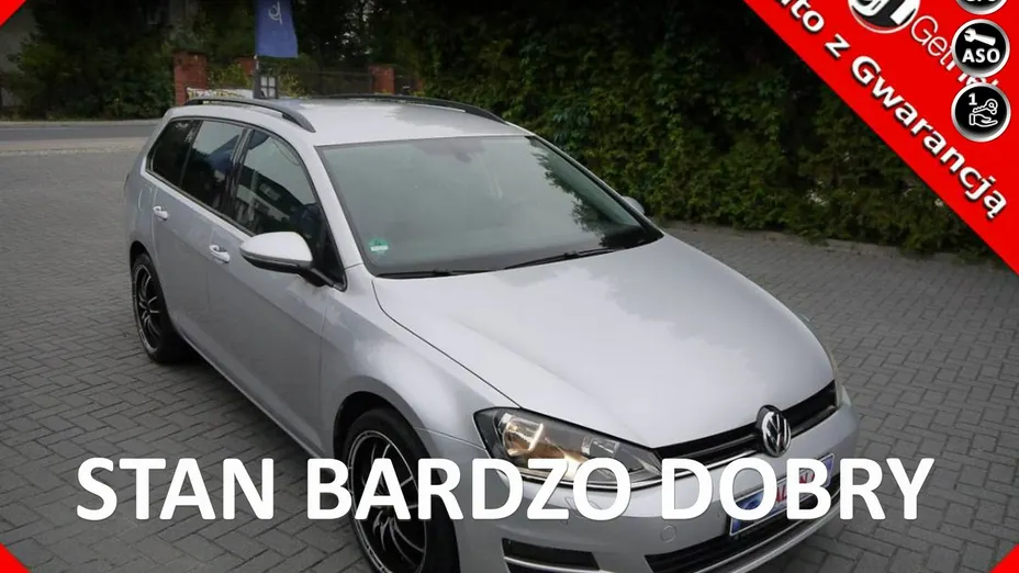 VOLKSWAGEN Golf -