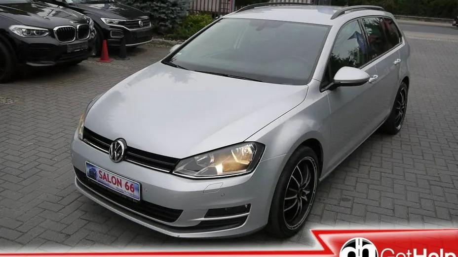 VOLKSWAGEN Golf -