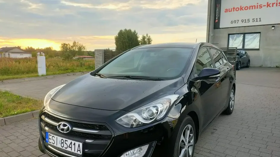 HYUNDAI i30 -