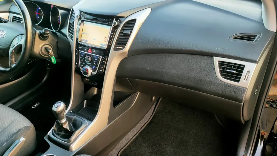 HYUNDAI i30 -