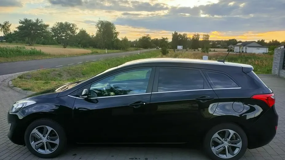 HYUNDAI i30 -