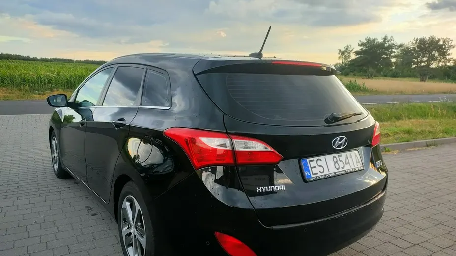 HYUNDAI i30 -