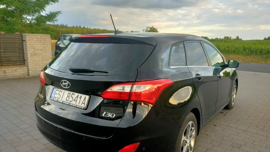 HYUNDAI i30 -