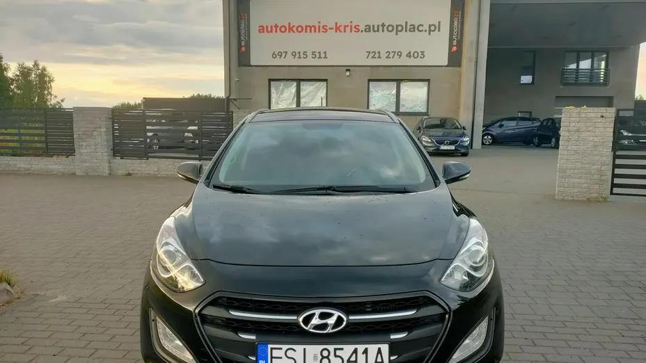 HYUNDAI i30 -