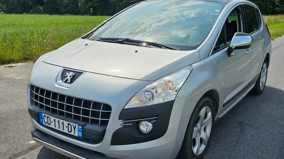 PEUGEOT 3008 -
