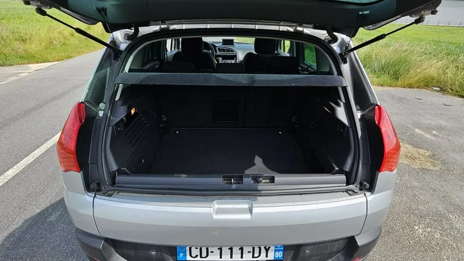 PEUGEOT 3008 -