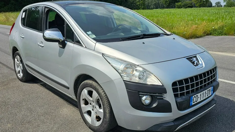 PEUGEOT 3008 -