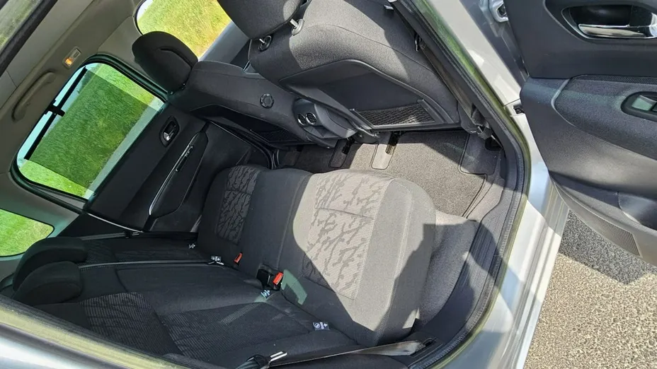 PEUGEOT 3008 -