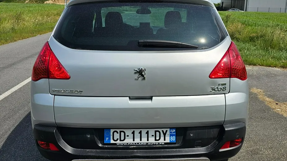 PEUGEOT 3008 -