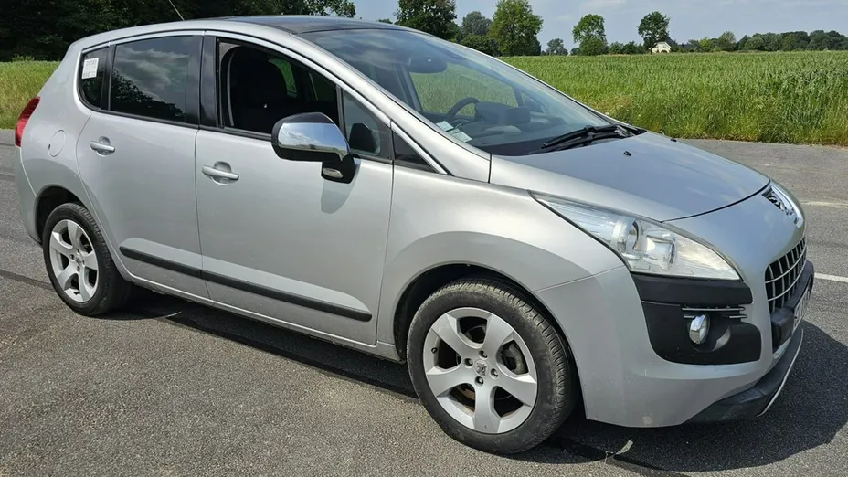 PEUGEOT 3008 -