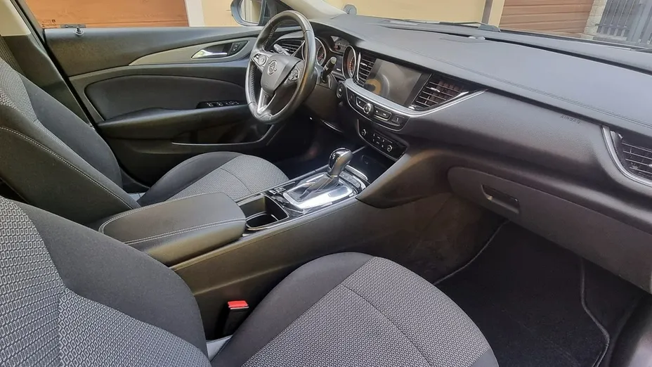 OPEL Insignia -