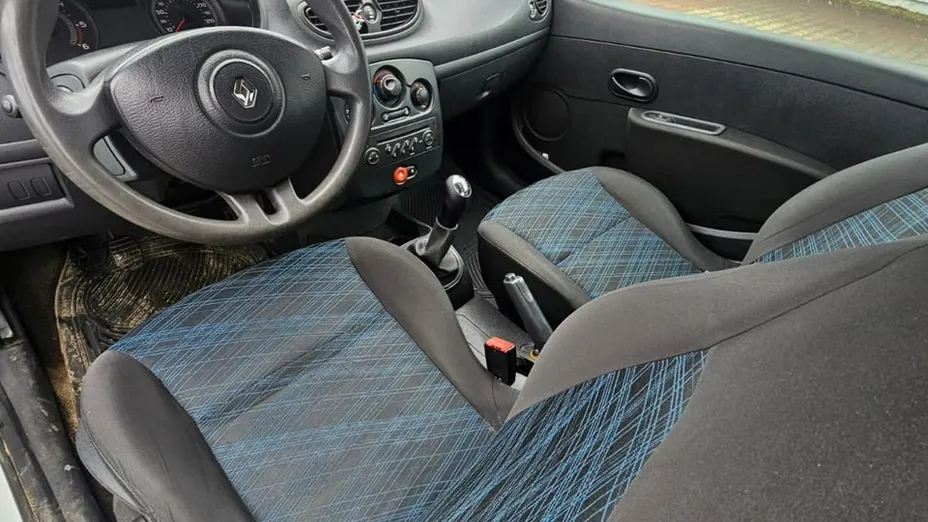 RENAULT Clio -