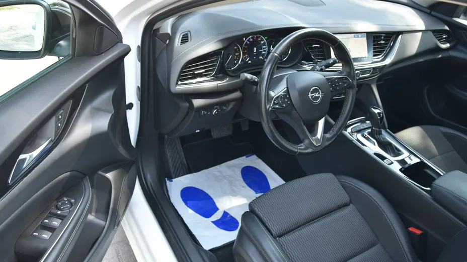 OPEL Insignia -