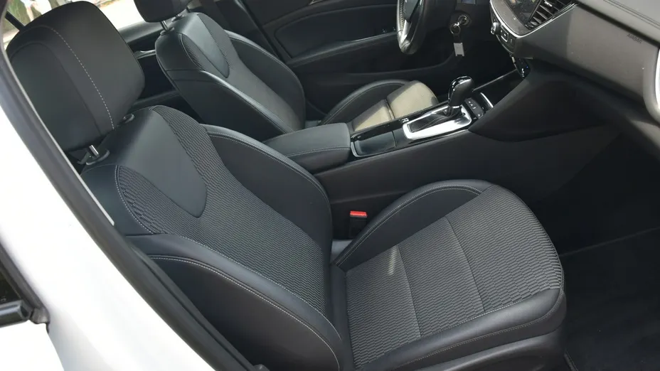 OPEL Insignia -