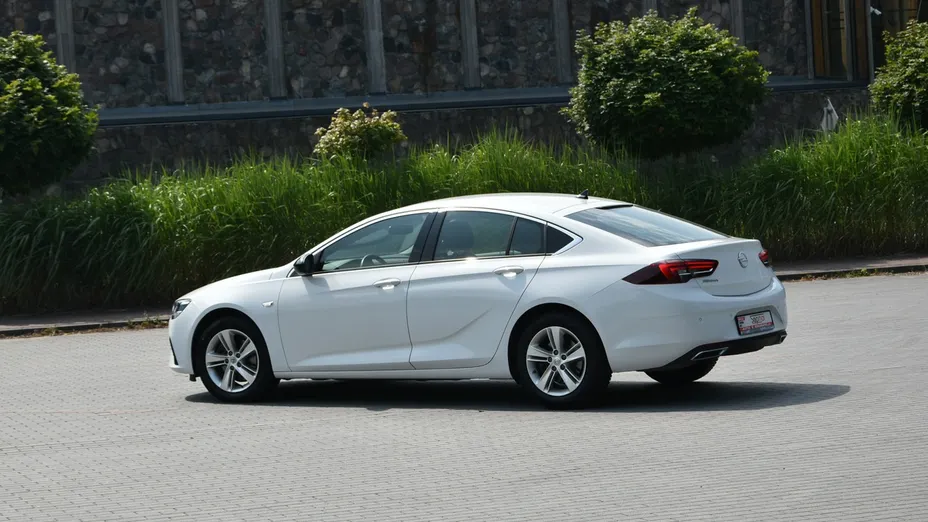 OPEL Insignia -