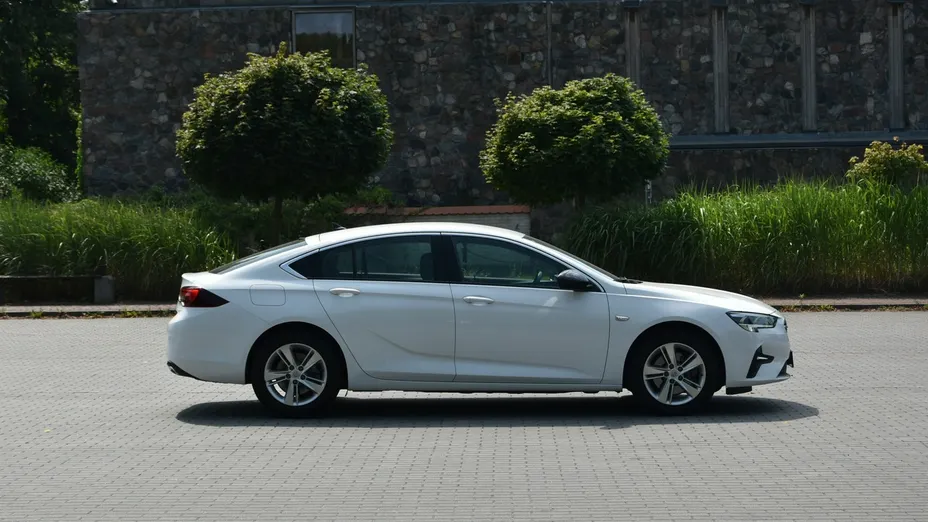 OPEL Insignia -