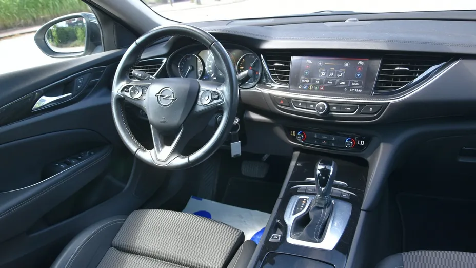 OPEL Insignia -