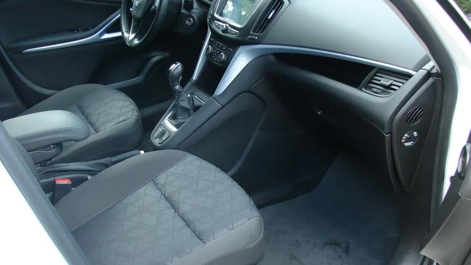 OPEL Zafira -