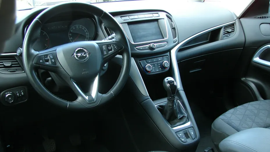 OPEL Zafira -