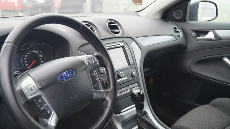FORD Mondeo -