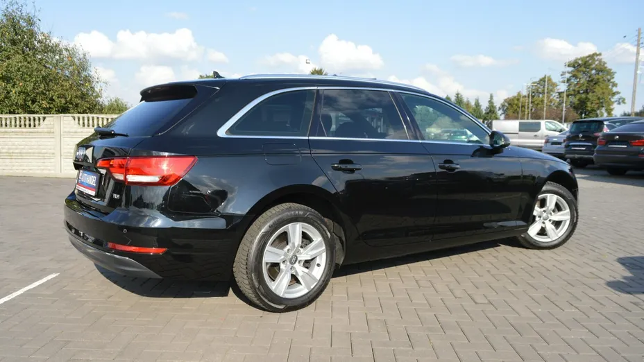 AUDI A4 -