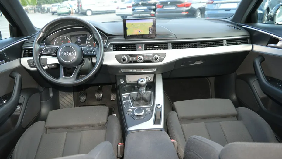 AUDI A4 -