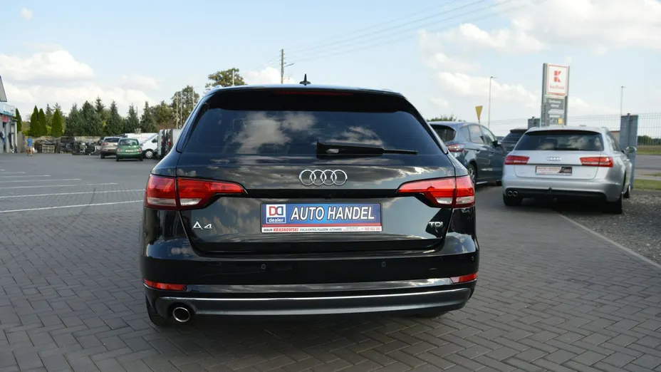 AUDI A4 -