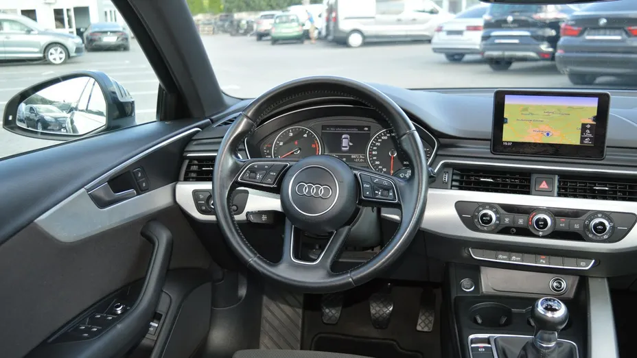 AUDI A4 -