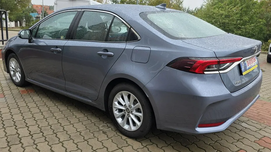 TOYOTA Corolla -