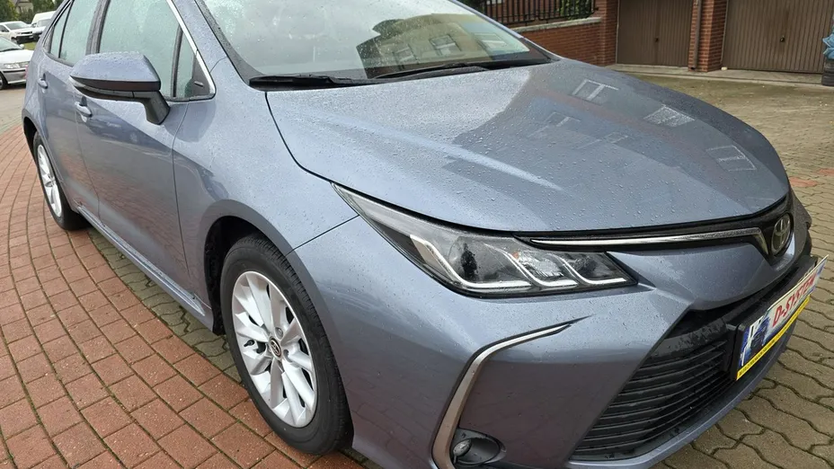 TOYOTA Corolla -