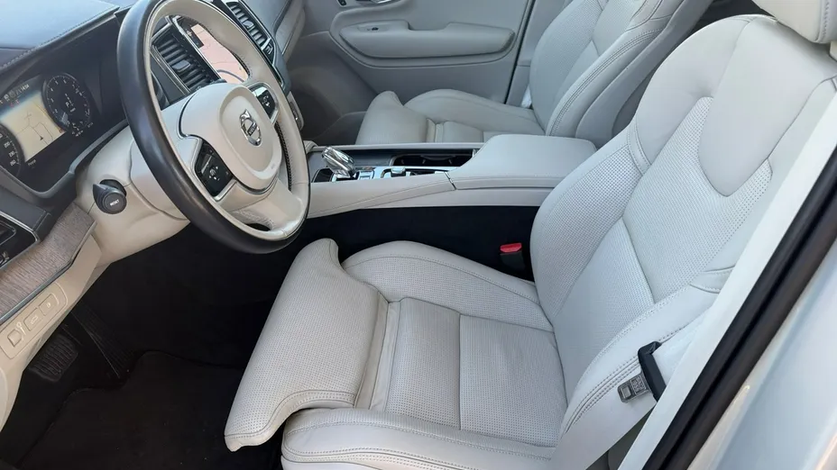 VOLVO XC90 -