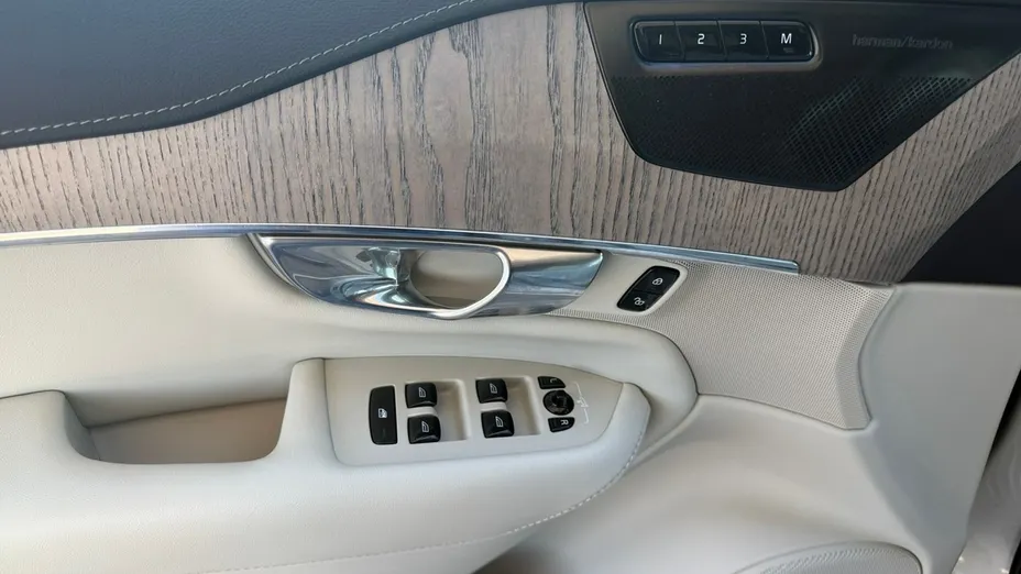 VOLVO XC90 -
