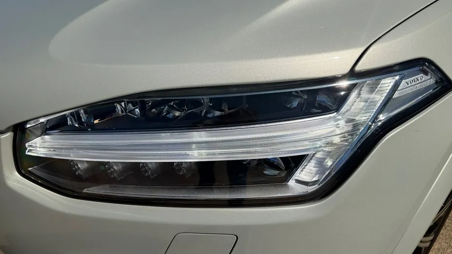 VOLVO XC90 -