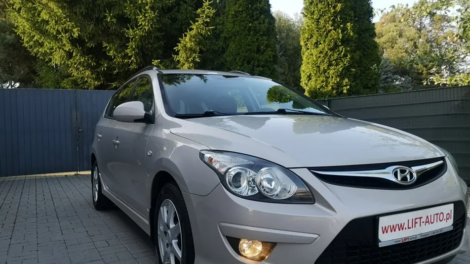 HYUNDAI i30 -