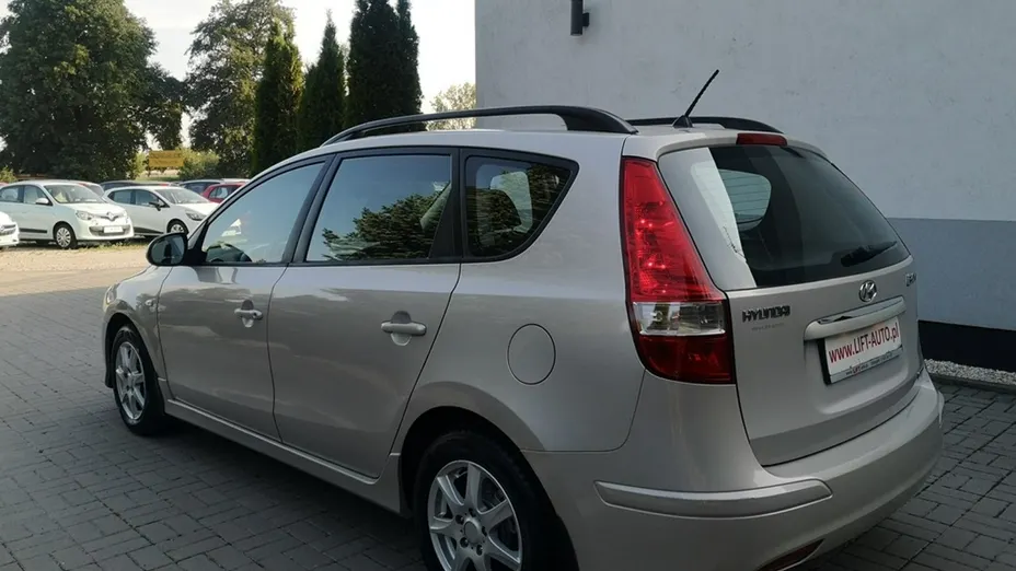 HYUNDAI i30 -