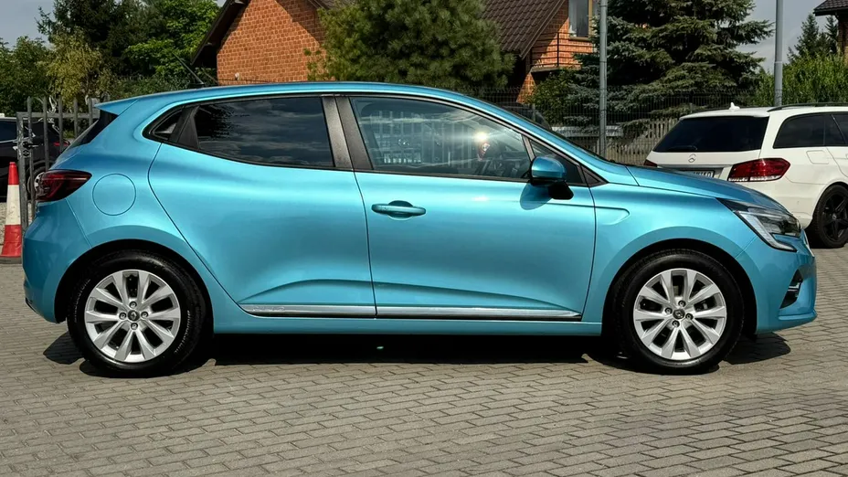 RENAULT Clio -