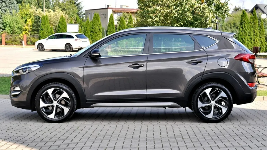 HYUNDAI Tucson -