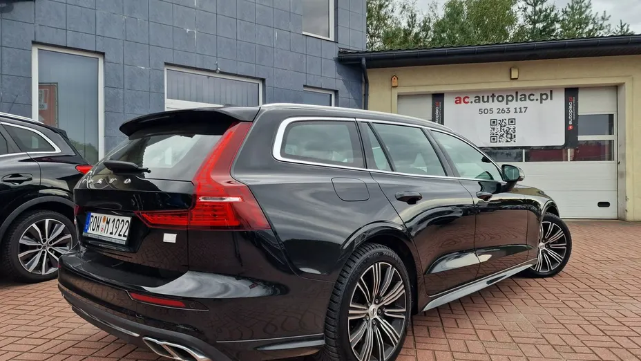 VOLVO V60 -