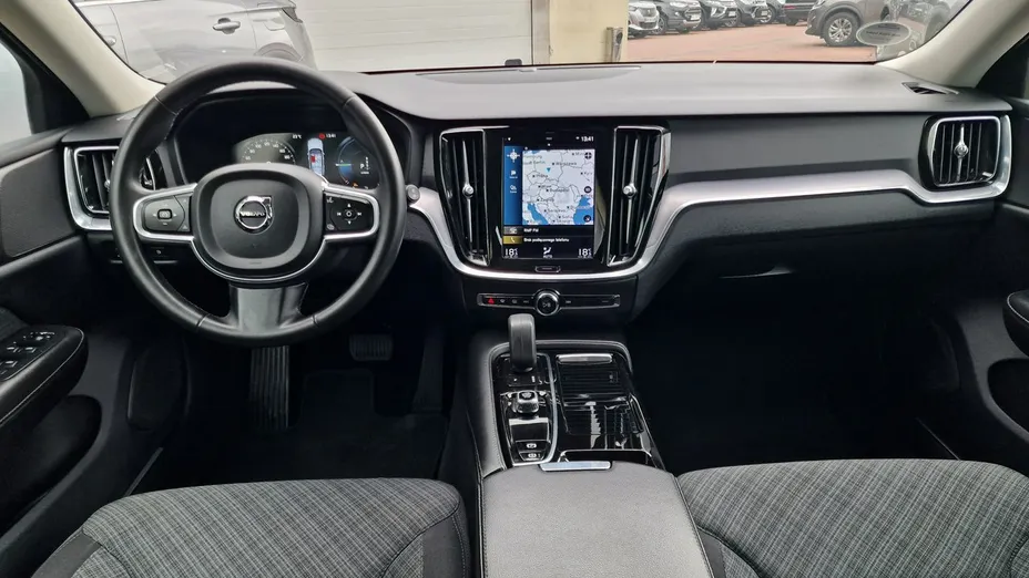 VOLVO V60 -