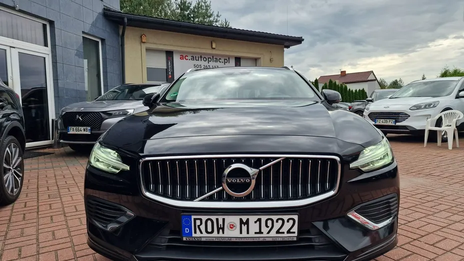 VOLVO V60 -