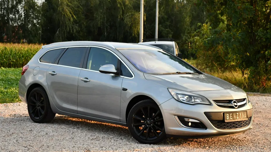 OPEL Astra -